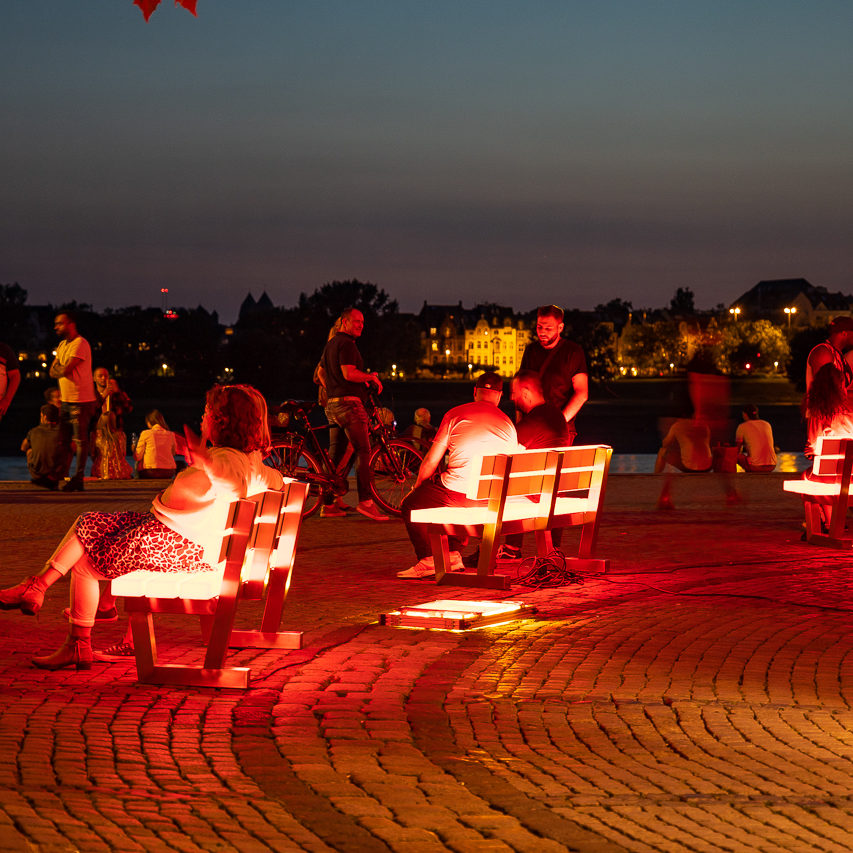 Lichtbänke am Schlossturm
